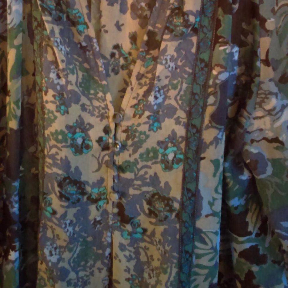 Joie Size Medium blue/grey/black silk blouse - Picture 3 of 7